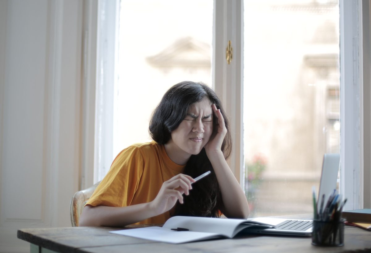 Why Do I Get Headaches From Working at a Computer? 5 Real Causes in 2026