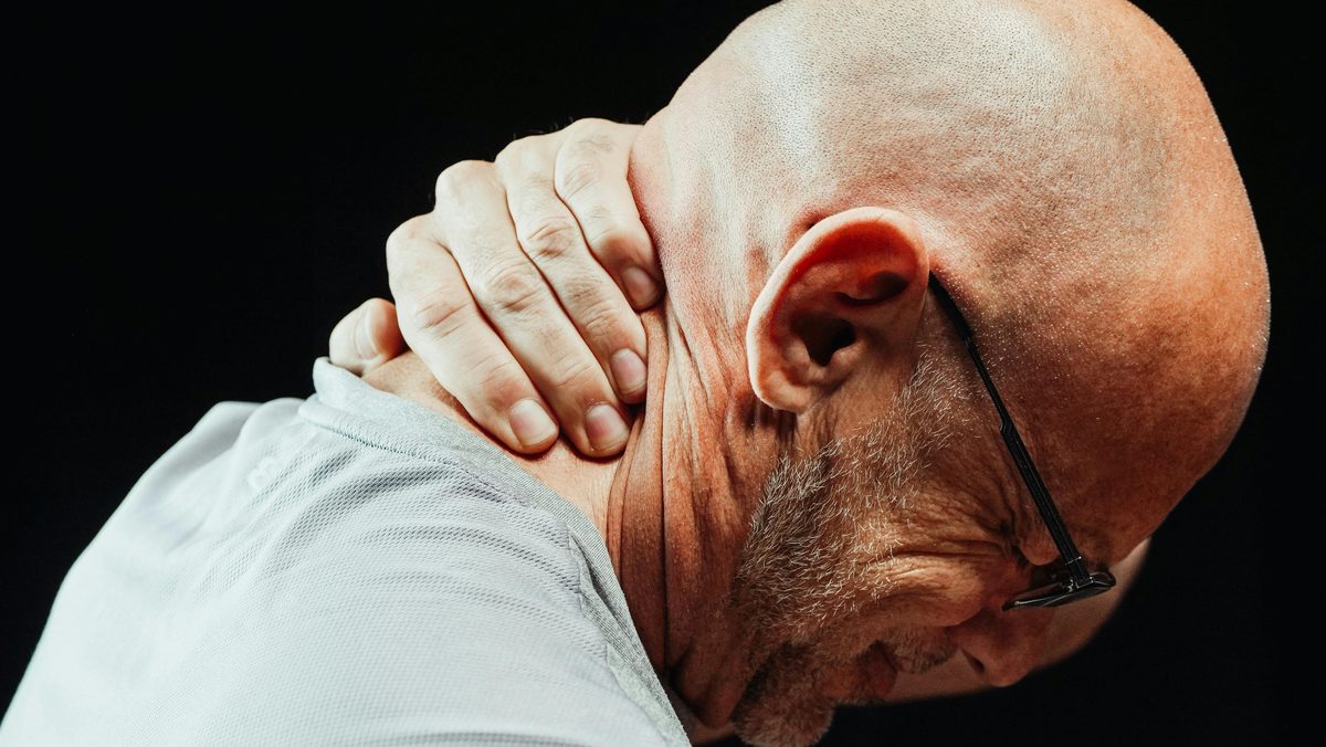 What the Research Says About Desk-Related Neck Pain (2026)