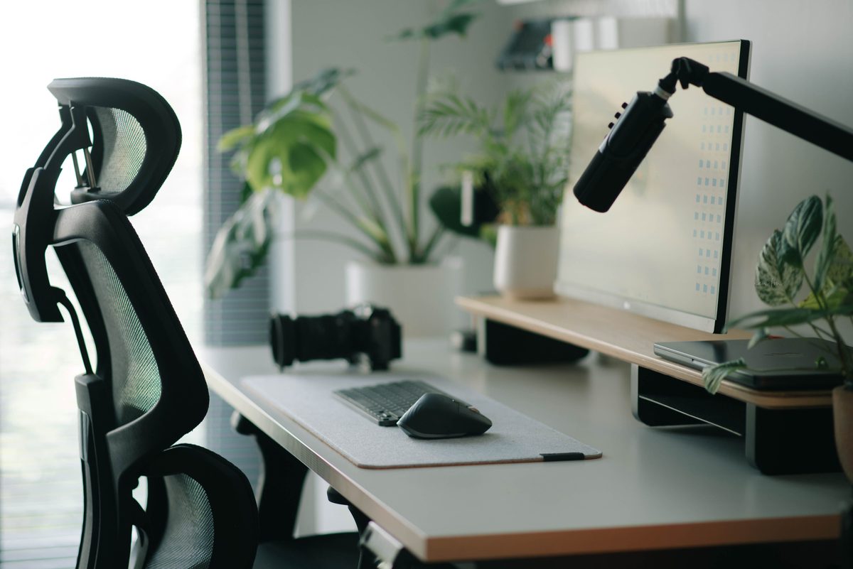 Stop Disrespecting Your Desk: Precision Ergonomics in 2026