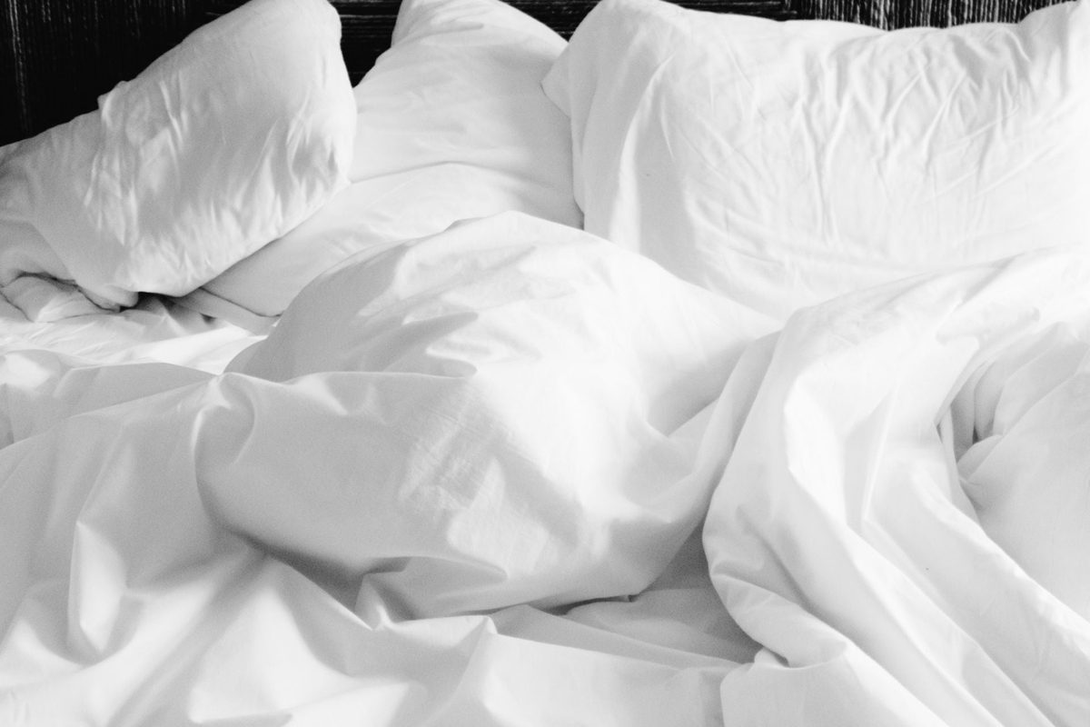What the Research Says About Pillows and Neck Pain (2026 Review)