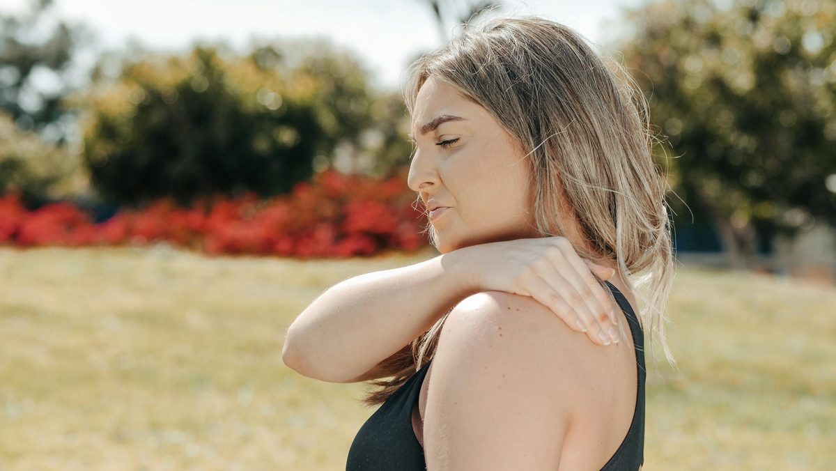 Top 5 Reasons for Shoulder Pain at a Desk (2026)