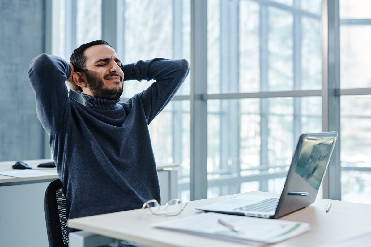 Upper Back Pain After Sitting All Day: How to Fix It Fast